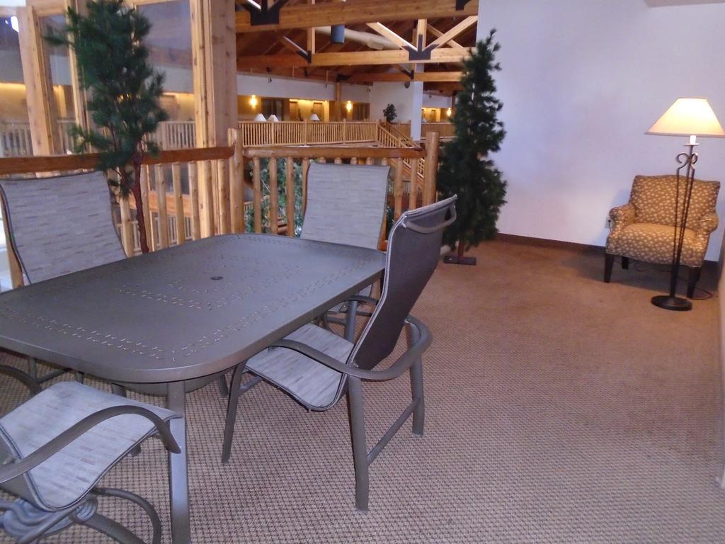 Casper C'Mon Inn Hotel & Suites Evansville الغرفة الصورة