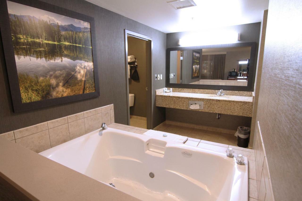 Casper C'Mon Inn Hotel & Suites Evansville المظهر الخارجي الصورة